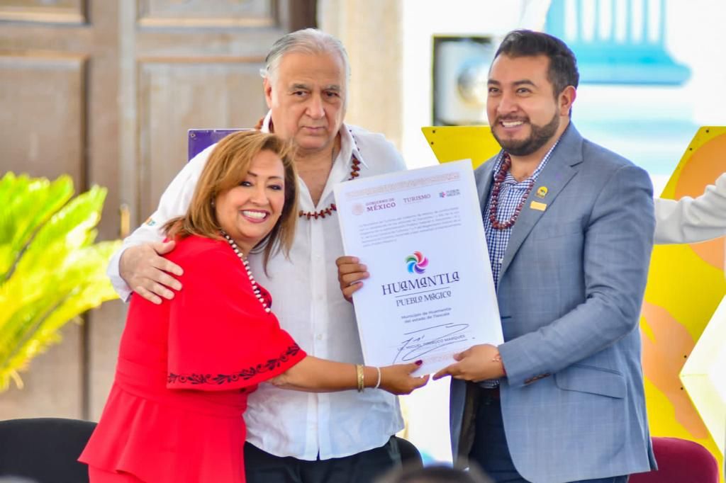 Recibe Salvador Santos Cedillo  actualización del nombramiento como 'Pueblo Mágico' de Huamantla